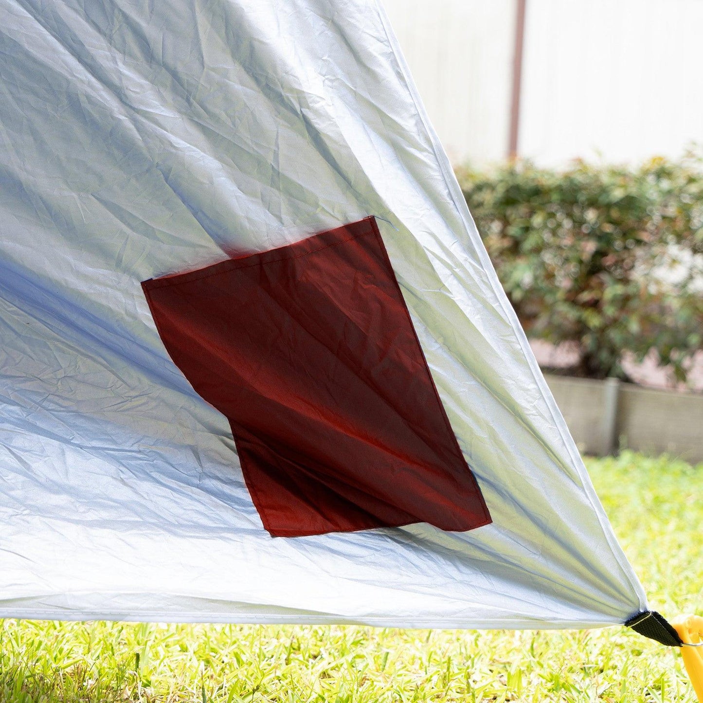 Havana Outdoors Beach Umbrella 2.4M Outdoor Garden Beach Portable Shade Shelter - Red.