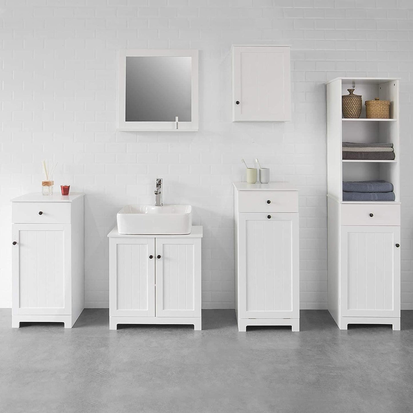 White Wall Cabinet with Door 40x52cm.