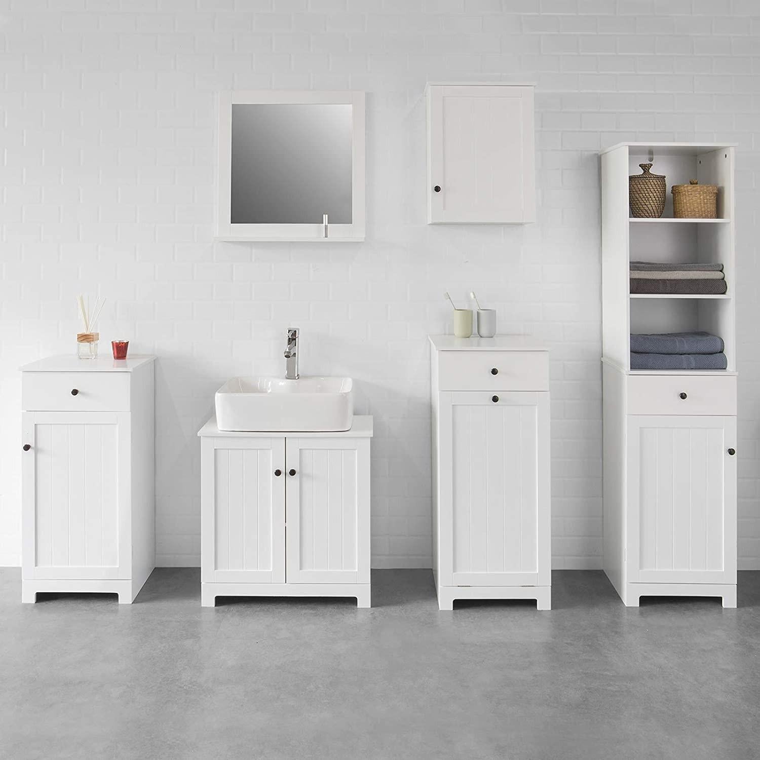 White Wall Cabinet with Door 40x52cm.