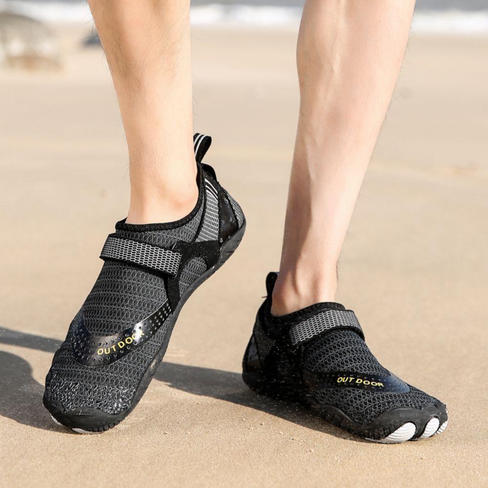 Men Women Water Shoes Barefoot Quick Dry Aqua Sports Shoes - Black Size EU39 = US6.