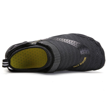 Men Women Water Shoes Barefoot Quick Dry Aqua Sports Shoes - Black Size EU39 = US6.