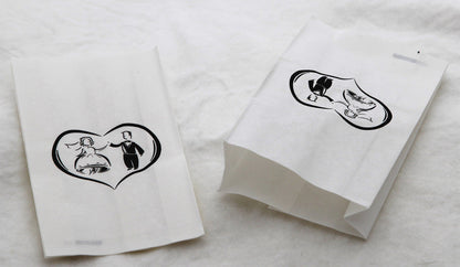 50 Pack Wedding Cake Bags Greaseproof Wax Paper Slice Take Home Favour Bride Groom in Heart