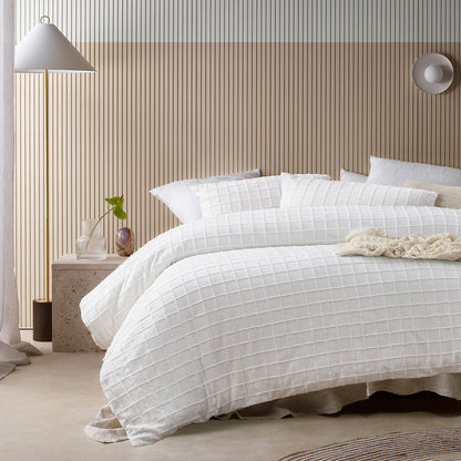 Vintage Design Homewares Parquet White Polyester Cotton Quilt Cover Set King