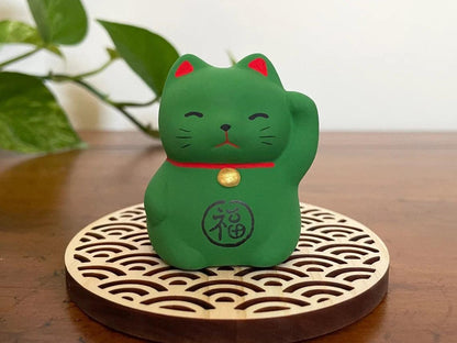 Okimono Lavender Maneki Neko.