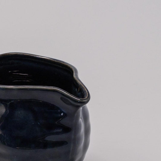 Pourer 410ml Dark Navy Glaze.