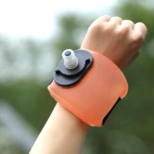 Wearable Sports Wrist Water Bottle - 200ml BPA-Free Silicone Flask with Adjustable Strap & Bite Valve(Transparent).