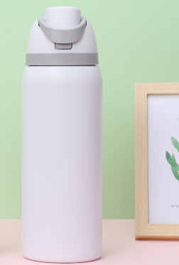 White 32oz 304 Stainless Steel Insulated Water Bottle - Dual-Drink Pop-Up Lid.