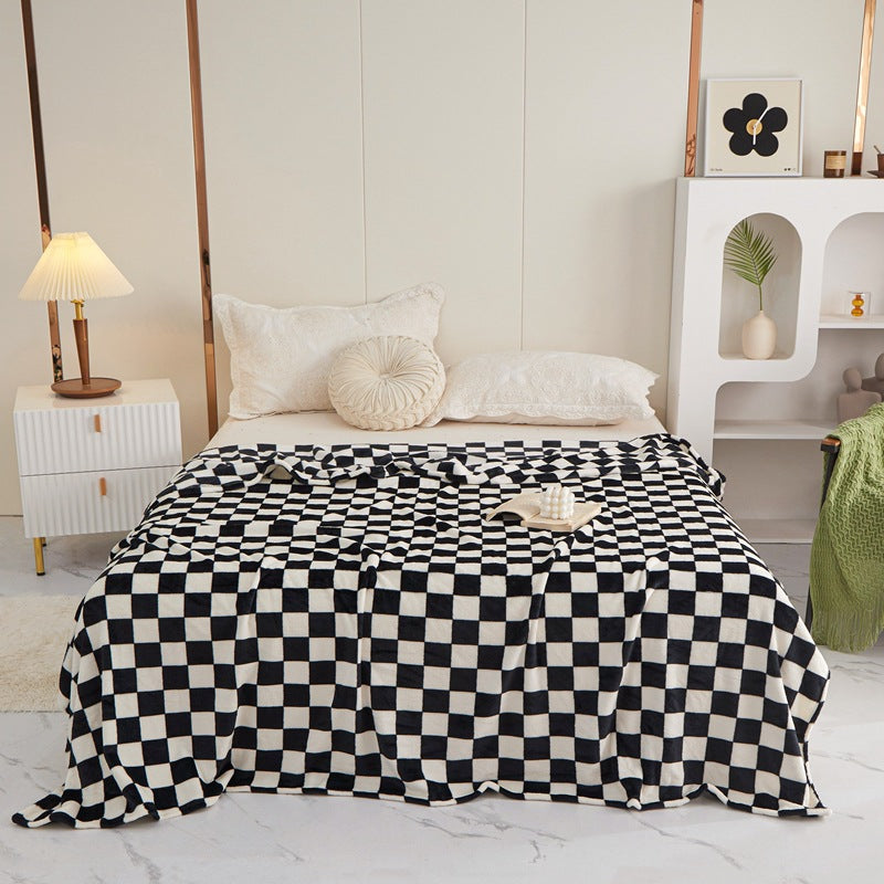 Black and white check Double-Sided Fleece Blanket – 150×200cm Machine Washable, No-Shedding Flannel Throw for Bed, Sofa & Air Conditioning Use