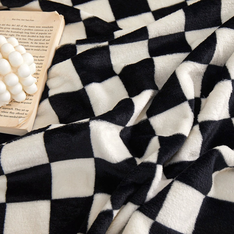 Black and white check Double-Sided Fleece Blanket – 150×200cm Machine Washable, No-Shedding Flannel Throw for Bed, Sofa & Air Conditioning Use