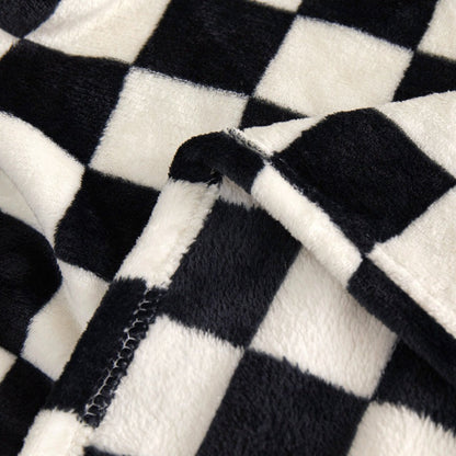 Black and white check Double-Sided Fleece Blanket – 150×200cm Machine Washable, No-Shedding Flannel Throw for Bed, Sofa & Air Conditioning Use