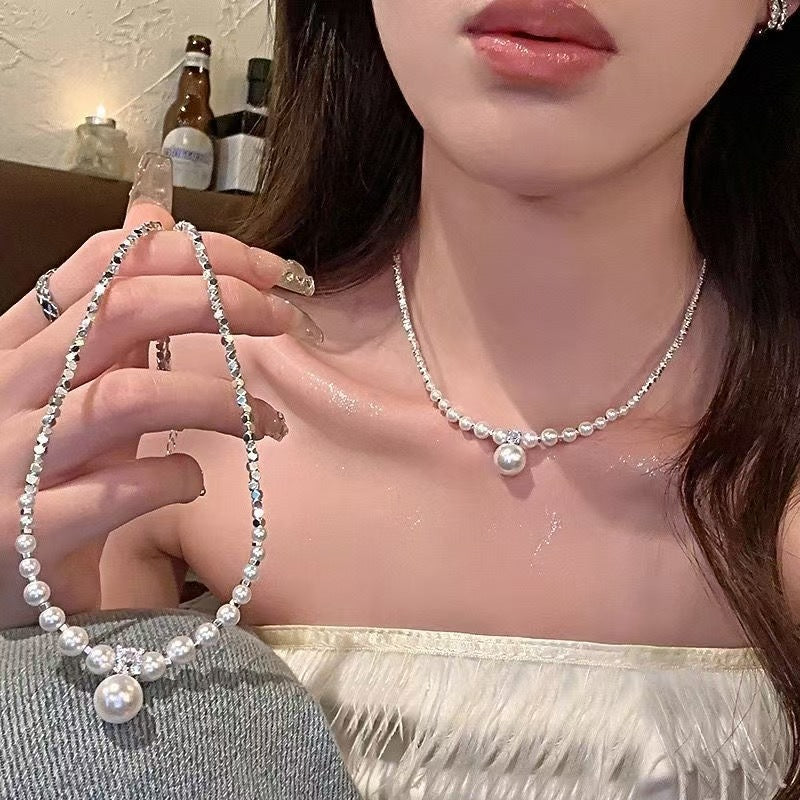 Elegant Pearl Choker Necklace for Women – Ins Style Minimalist Design with Crystal Accent and Drop Pearl Pendant (Silver Tone)