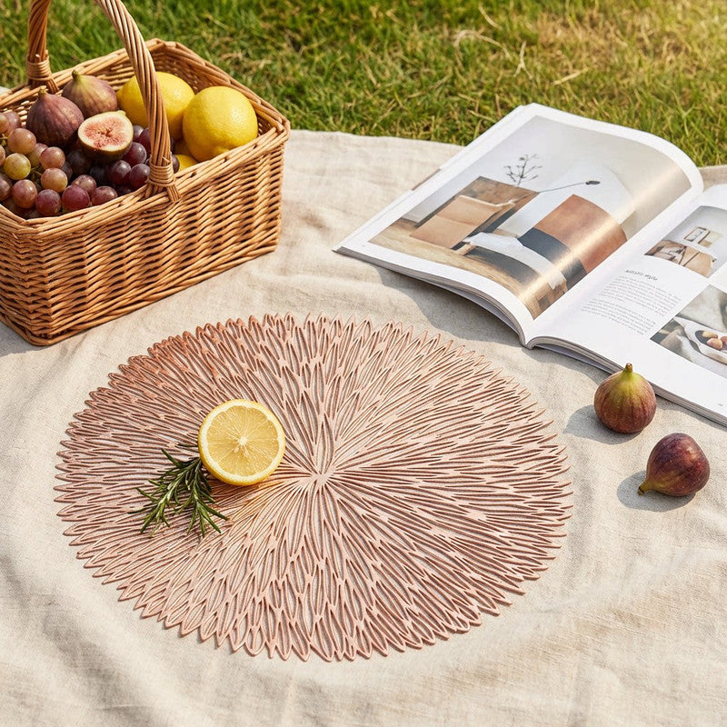 Silver Set of 3 Nordic-Style Round Table Mats – Heat-Resistant, Non-Slip PVC Placemats for Home Use, Creative Dish Pads, 38cm Diameter, Ideal for Dining Tables and Decor