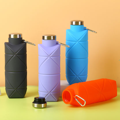 Orange-red 700ml Collapsible Silicone Water Bottle with Diamond Pattern - Food-Grade Portable Sports Bottle for Hiking, Camping, Travel & Gym - Leak-Proof Foldable Design with Carabiner Clip
