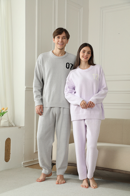 2-Piece Red Warm and Comfortable Flannel Couple Pajamas – Knitted Number Pattern, Soft Fleece Material, Pullover Style, Perfect for Autumn and Winter at Home