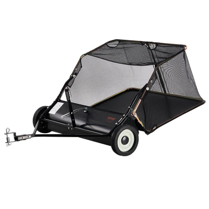 106.6 cm Lawn Sweeper Tow Behind, 12 cu.ft. Large Pull Behind Grass Sweeper, Heavy Duty Leaf & Grass Collector with Dumping Rope Design, Adjustable Sweeping Height for Picking Up Debris & Grass.