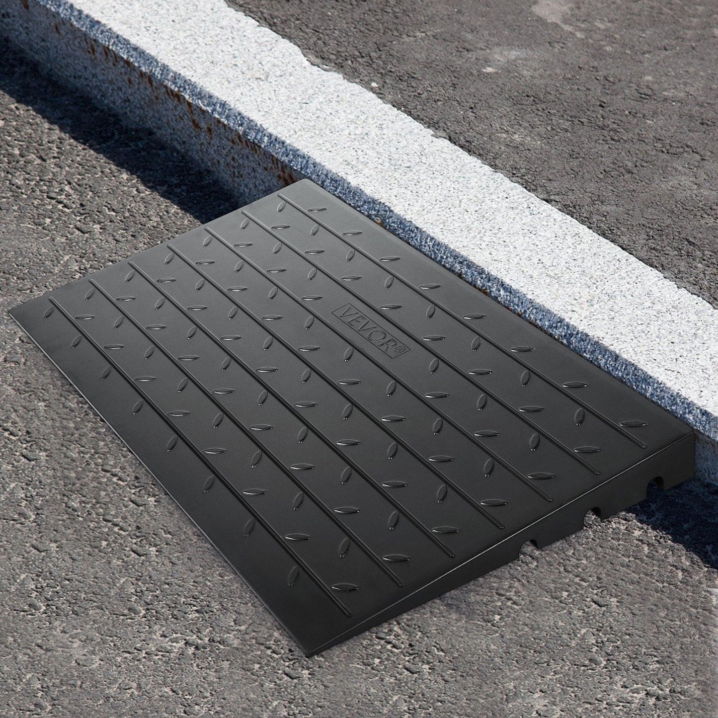 Rubber Threshold Ramp, 7.62 cm Rise Threshold Ramp Doorway, 3 Channels Cord Cover Rubber Solid Threshold Ramp, Rubber Angled Entry Rated 997.9 kg Load Capacity for Wheelchair and Scooter.